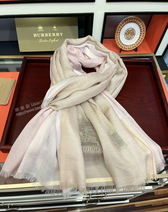 Burberry女士羊絨圍巾披肩 巴寶莉2021新款經典格圍巾  mmj1203